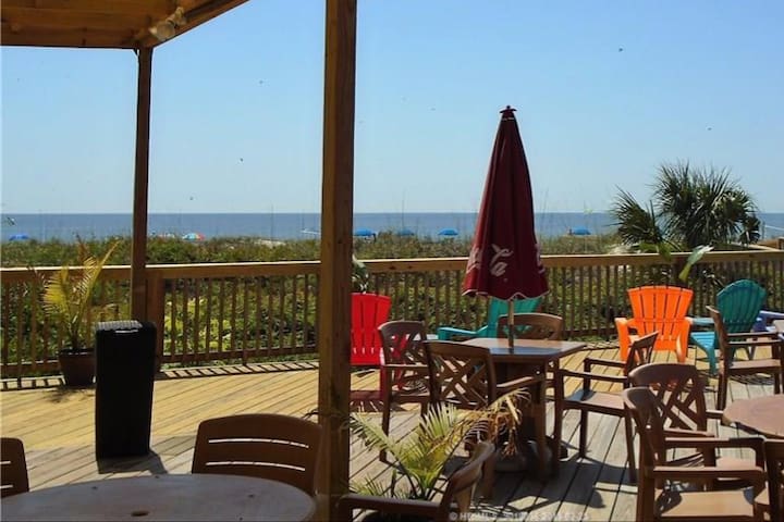 Just steps to the Beach- Beach and Tennis Resort