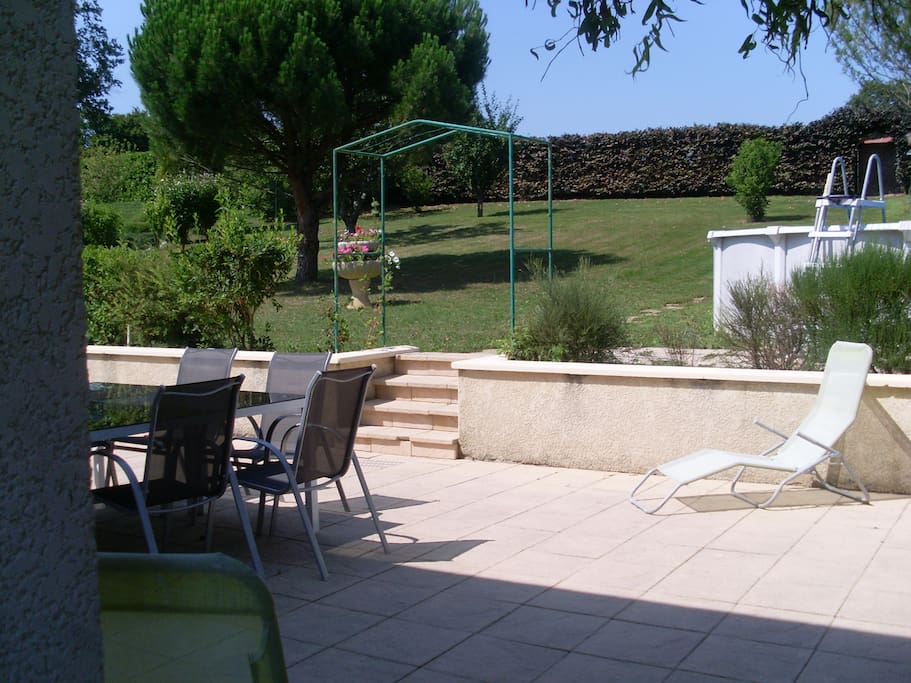 terrasse côté piscine