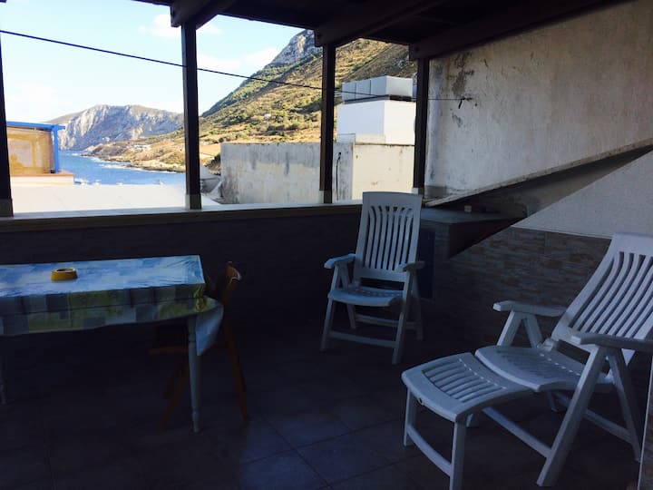 Room with terrace and sea view