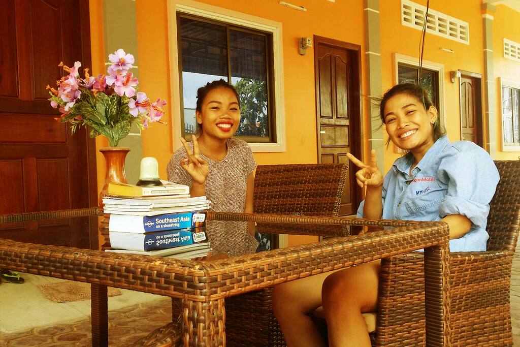 Kata & Chantha hanging out at Nika's Residence :D