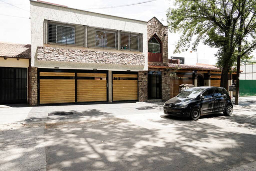 Frente del complejo