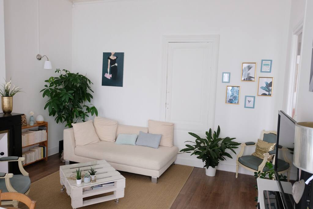 Salon cosy et lumineux