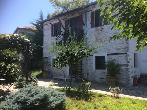 Alisachne, traditional country house