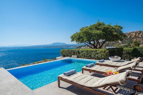 Breathtaking seaview villa with swimming pool