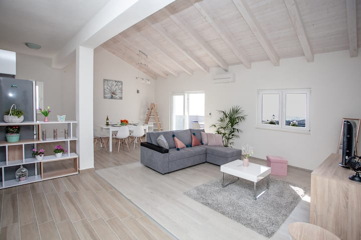 Luxury Sea View Apartment - Omiš