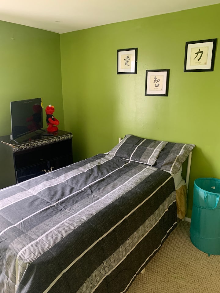 Twin size cozy n peaceful