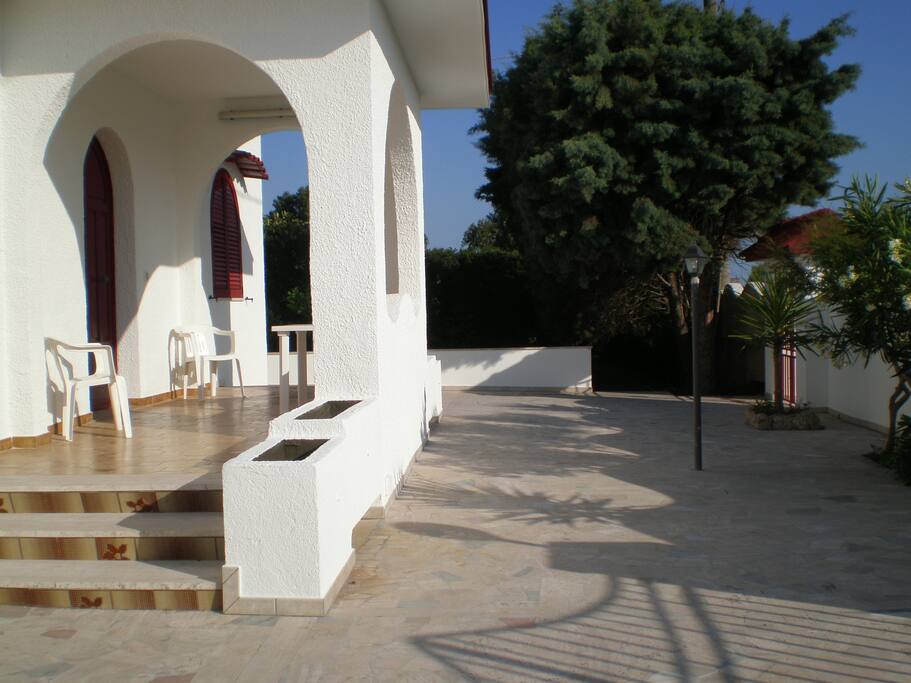 Facciata anteriore villa
