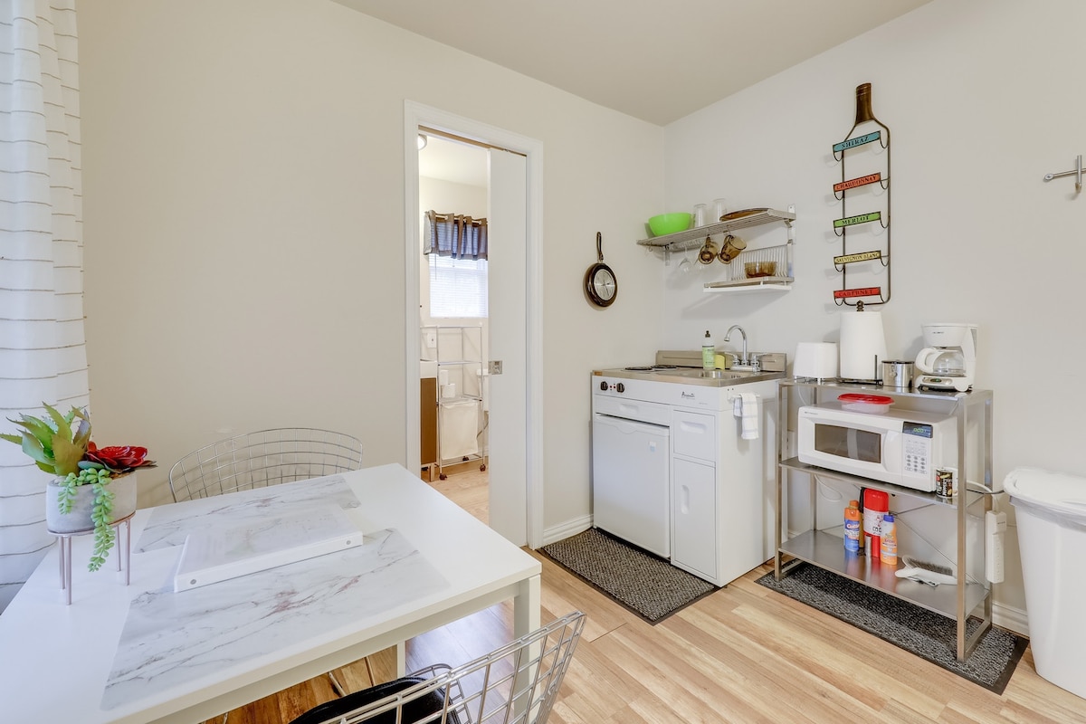 ★Quiet, Private, South Congress Cottage ★3★