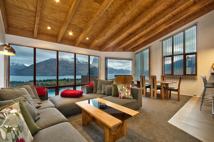 Superb Views over Queenstown