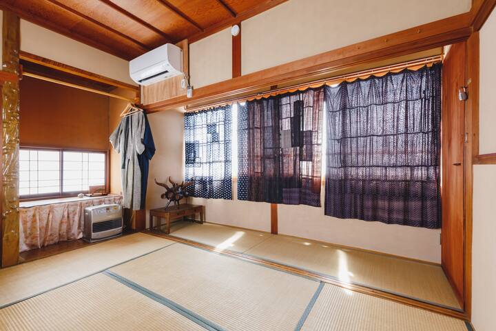 松本城が見える和風の個室 Matsumoto Japan Airbnb