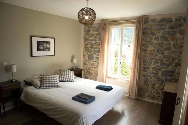 Dormitorio #2 (arreglado como una cama queen)