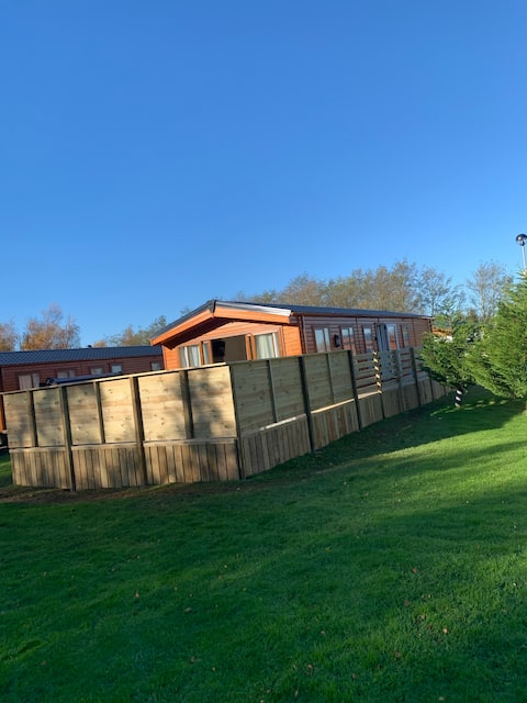Canis Lodge, Northumberland with private hot tub