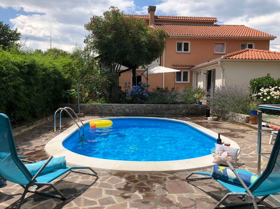 Relax zone with pool and garden