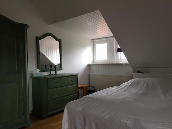 Dhomë gjumi me dollapë