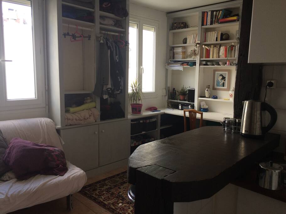 L'appartement sera vidé de mes effets personnelles à votre arrivée.