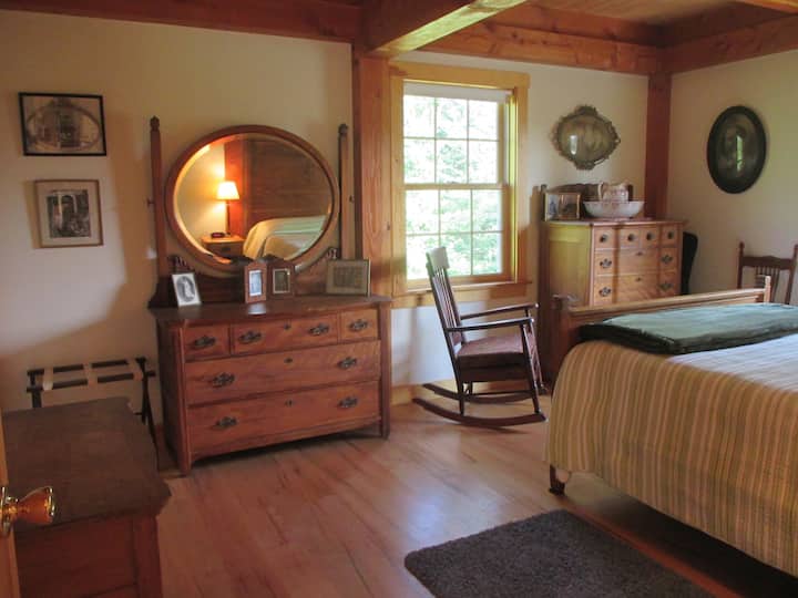 Első emeleti hálószoba
- „The Ancestor Room”