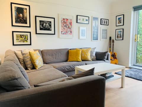 Popular Airbnb listing: Excellent location for all types of vacation! in Greasby, Irby & Thingwall