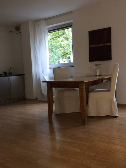 Wohnküche mit Schlafcouch