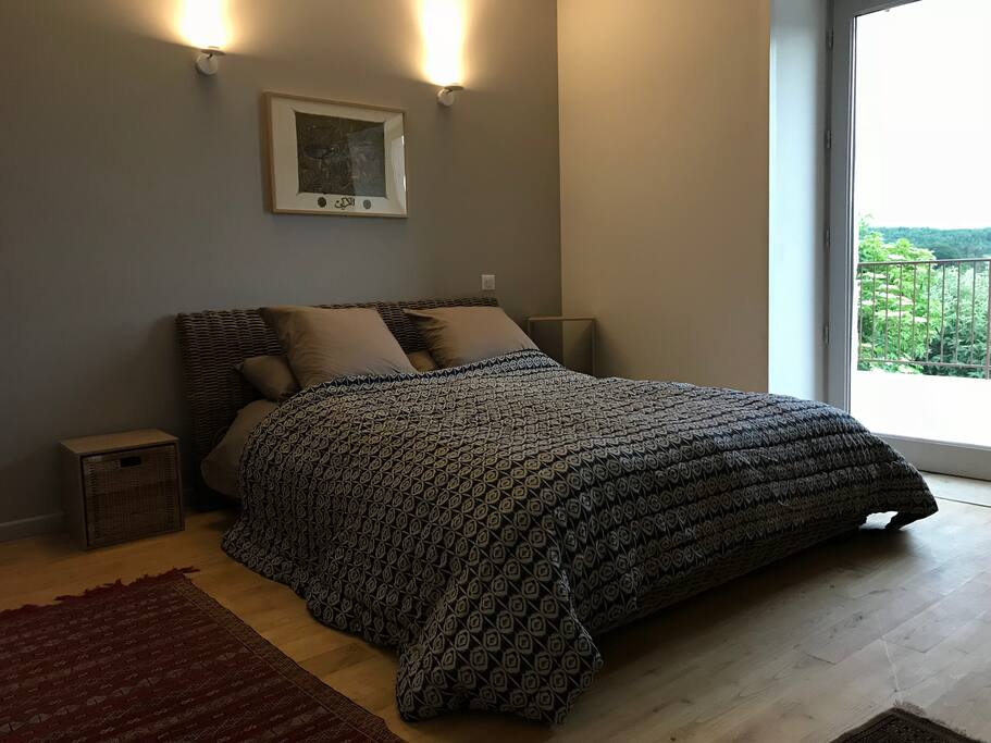 Chambre double donnant sur la terrasse