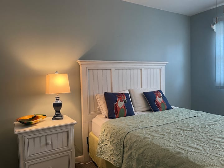 Dormitorio # 3 con cama tamaño queen. 