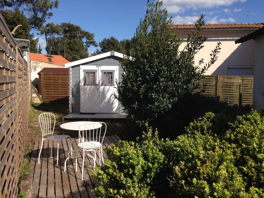 Terrasse est et cabane