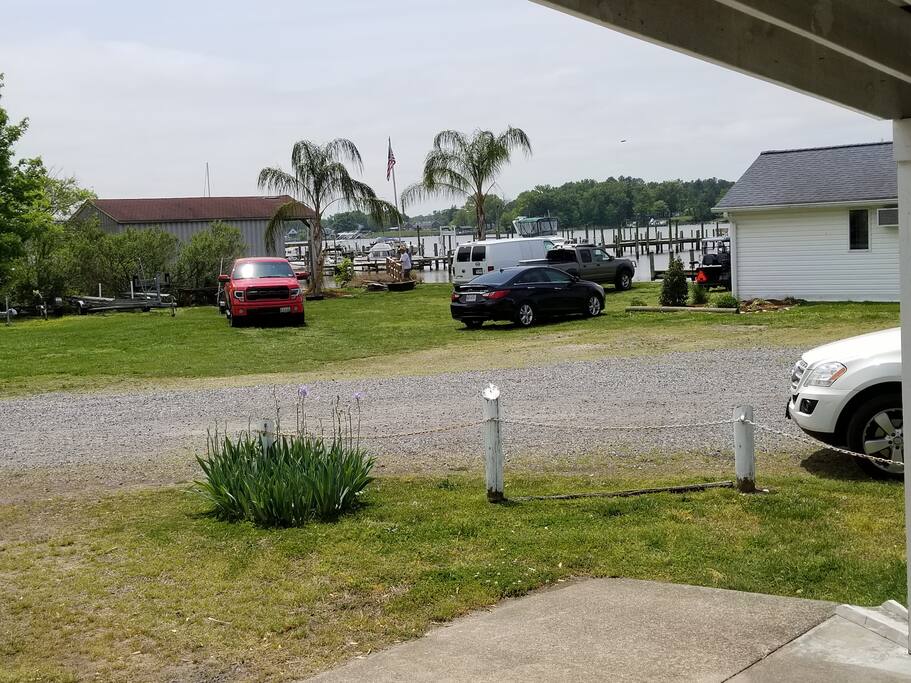 Bayside Boutique is steps away from Monroe Bay and the Potomac River.