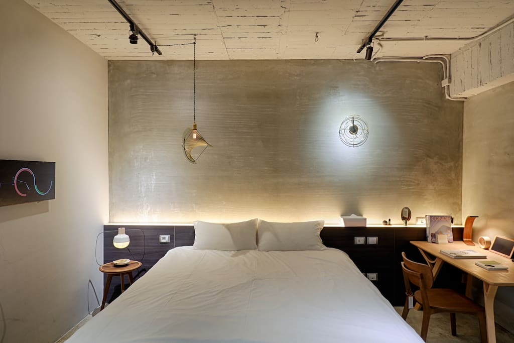 The 5-star hotel king-size bed that serves the best comfort