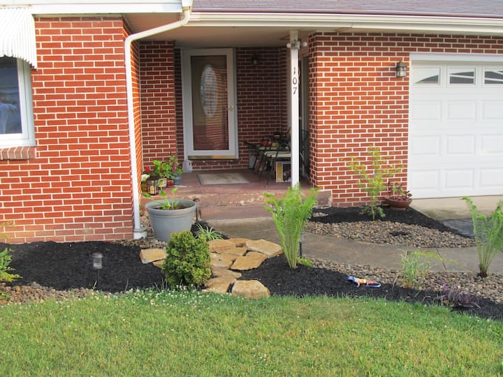 Modern Brick Ranch with an Eclectic twist Houses for Rent in Centre