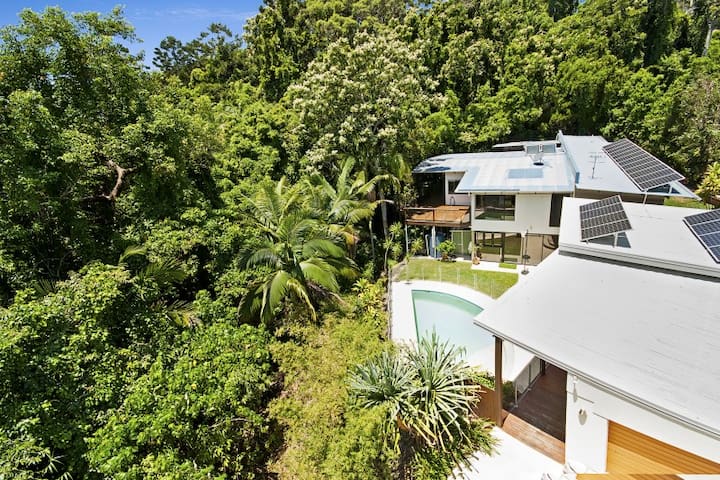Private rainforest beach apartment
