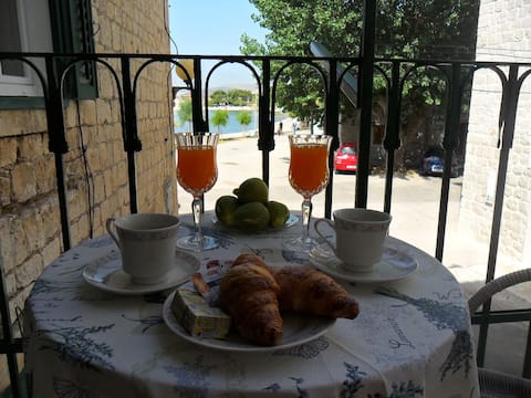 Top performing Airbnb: Tri Ferala 2 in Kaštel Štafilić