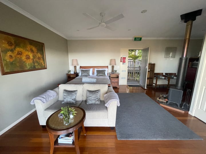 Sunrise Cottage 2 - Montville