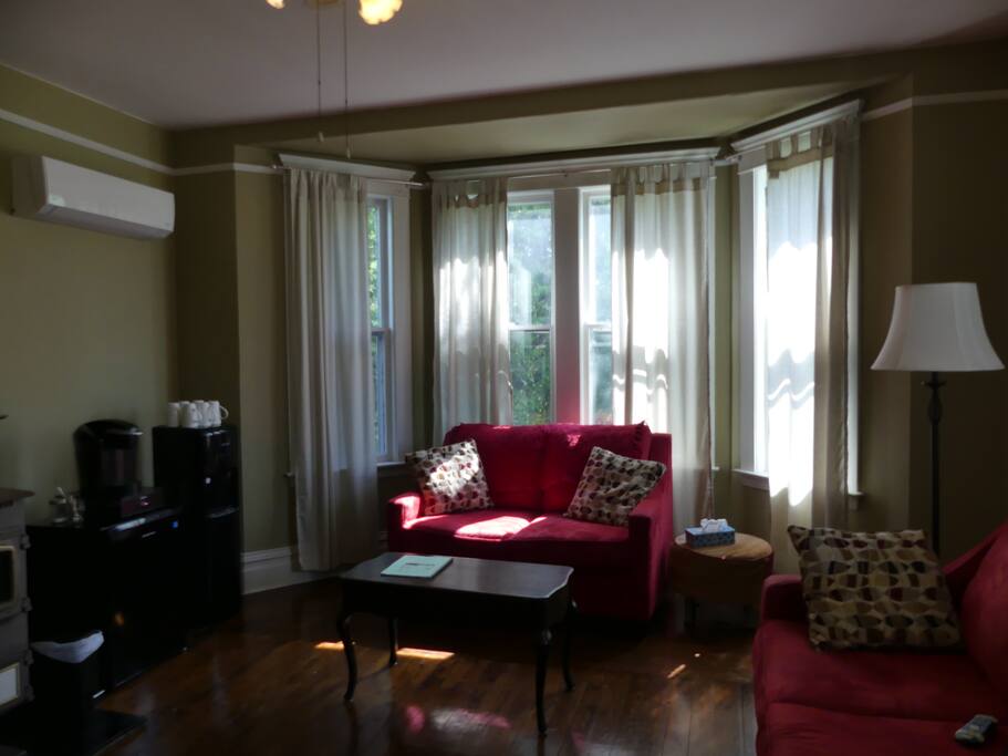 Shared guest lounge