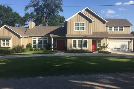 Grapevine Lake Vacation Rentals & Homes - Texas, United States | Airbnb