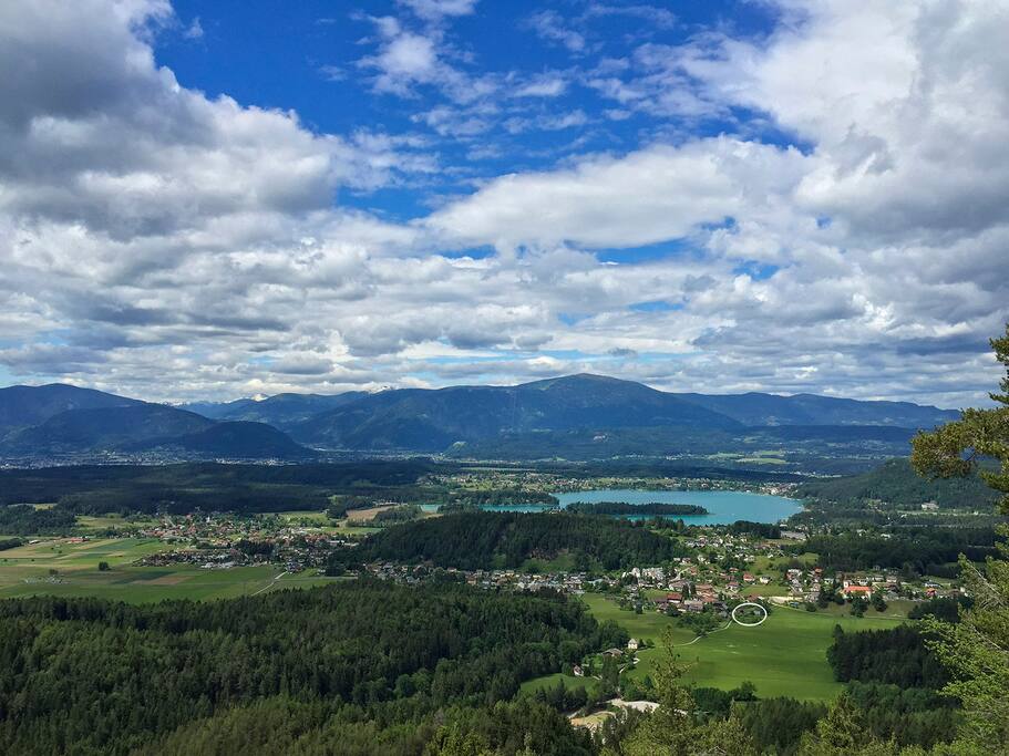 Die Lage. ca. 5 min mit dem Auto zum See. Zu Fuß: 20 min.