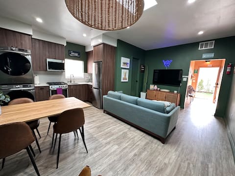 The surf guest casita 2 bed 1 bath, yard & laundry