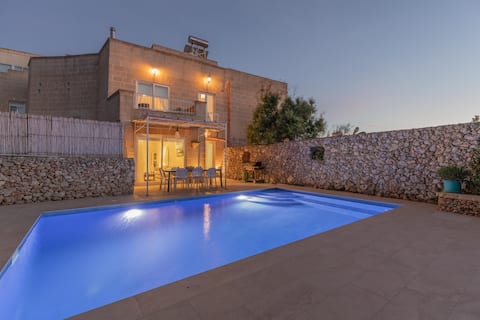 Unique Country house with indoor / outdoor pool