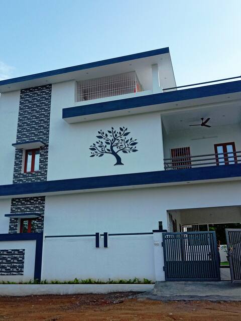 Serene home with a magnificent view of Arunachala
