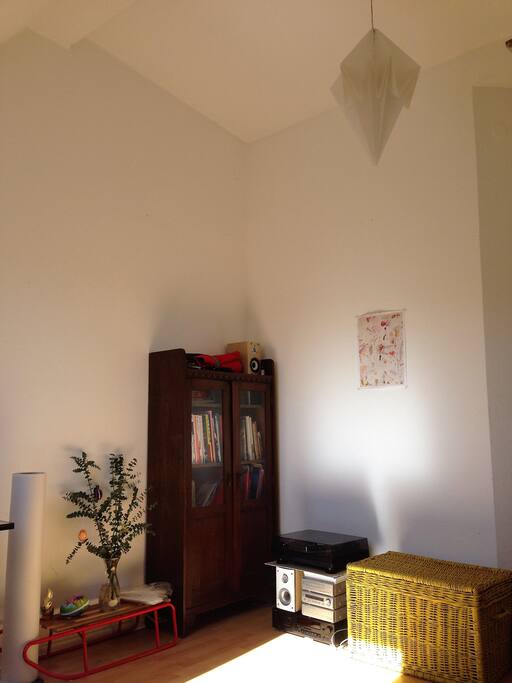 Hohe Decken, Plattenspieler
high ceiling, record player