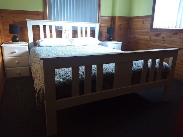 غرفة النوم الثانية (الملكة).