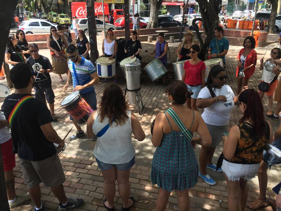 1' a pé: batuque na praça São Salvador