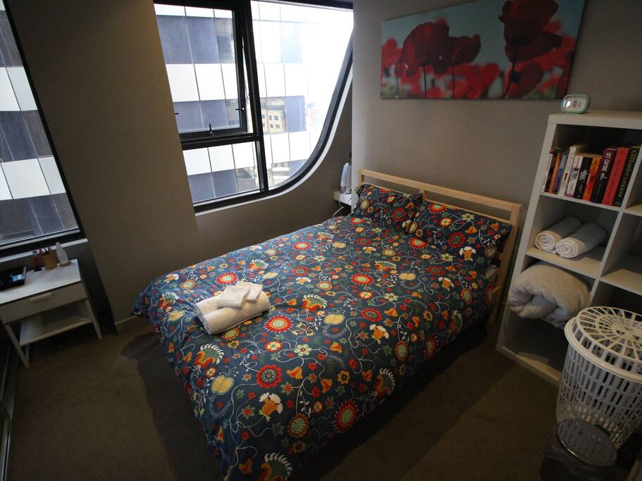 Great views and a cozy collection of books to browse