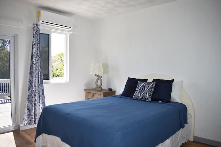 Dhomë në kate me ballkon