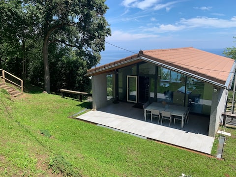 Stunning ocean views, 3 bedrooms. Wifi