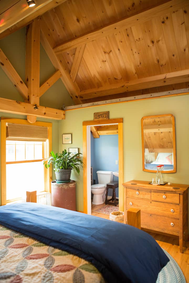 Chambre donnant sur la salle de bain