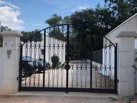 Cozy 2-room with hot tub
quiet and free snack