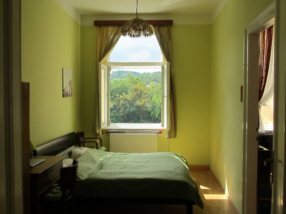 bedroom 1 (спальня 1)
