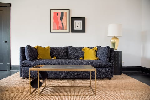 An elegant Chicago Northside Getaway