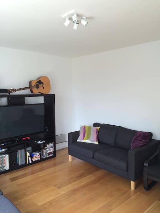 Bright and spacious living room