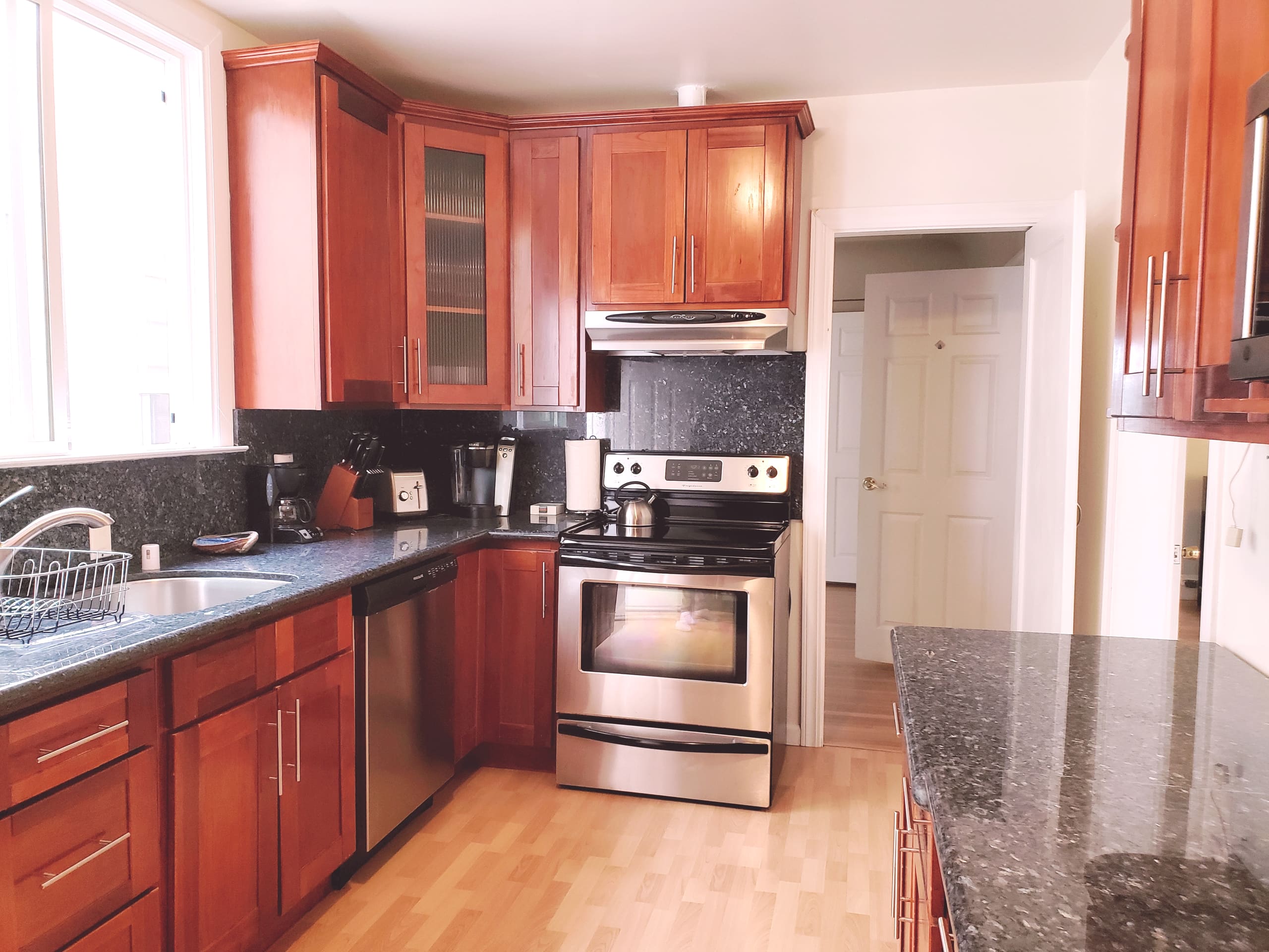 Home in San Francisco · ★4.85 · 3 bedrooms · 6 beds · 1.5 baths - Image 7