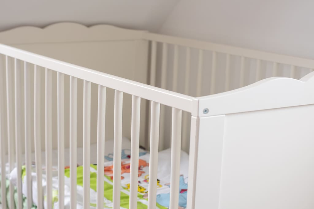 Babybett im Familienschlafzimmer